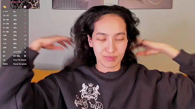 FlirtyAura – Live XXX-chat