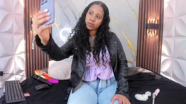 Chat +18 de Taira_Bms ao vivo