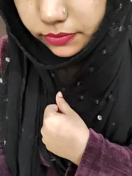 Miss_Rose__ Show in webcam