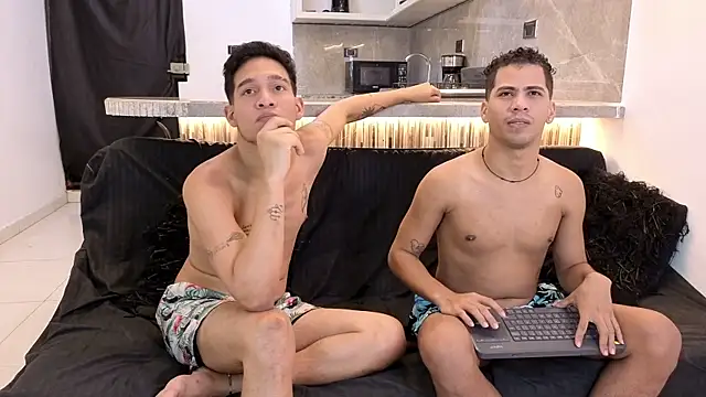 Chatroom XXX en direct de Hot-Boys-ADS