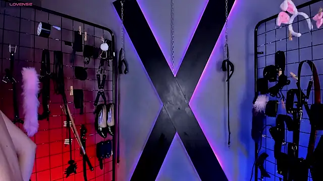 Cinthia_Iris_BDSM live XXX chat