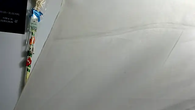 KAMI_HUGEASS – Live XXX-chat