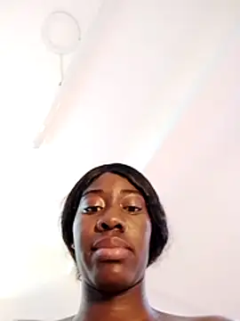 Manurousee Adlı Modelin Canlı XXX Sohbeti