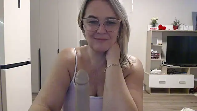EleanoraDream's Live XXX Chat
