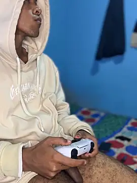 mondacuo3000's Live XXX Chat