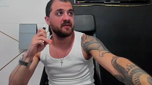 Chatroom XXX en direct de JamesMyerss