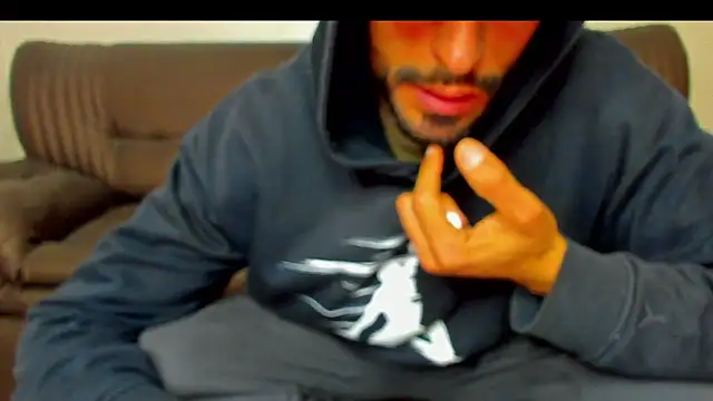 Chatroom XXX en direct de KingVibes7