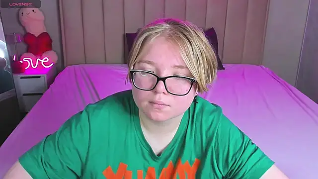 Lauraaa_Smith: απευθείας συνομιλία ΧΧΧ