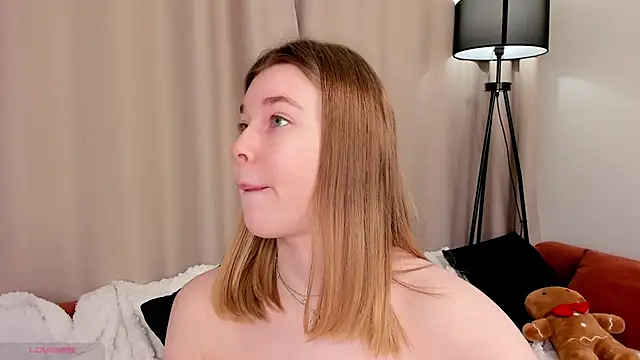 MaraaSwan's Live XXX Chat