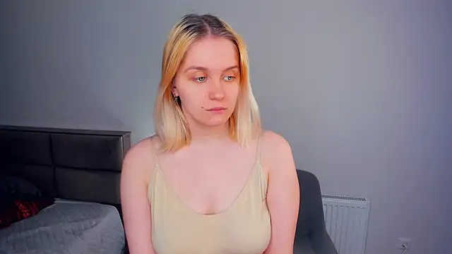 Chatroom XXX en direct de AveIinaStromain