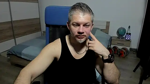 Chatroom XXX en direct de RobbyShawz