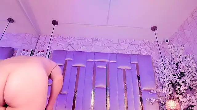 Naomistart Adlı Modelin Canlı XXX Sohbeti