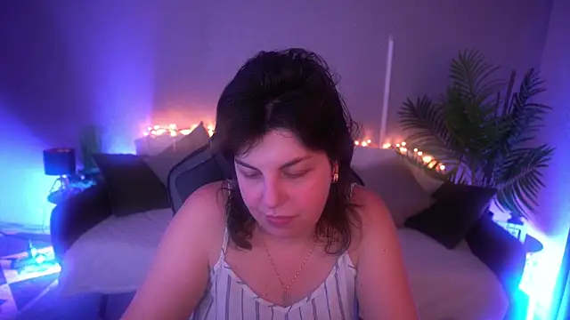 MirandaWong's Live XXX Chat