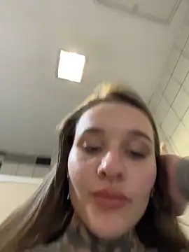 KishaMur Chat XXX in diretta