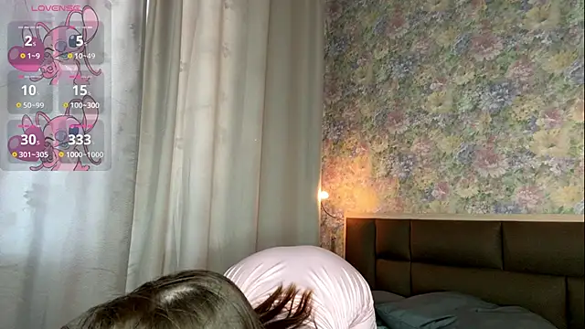 LoraDavi live XXX chat