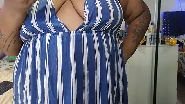 Chat +18 de charlotte_077 ao vivo