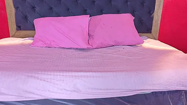 YayaHilton Live XXX Chat