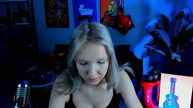 Chatroom XXX en direct de MaoqiBeverly