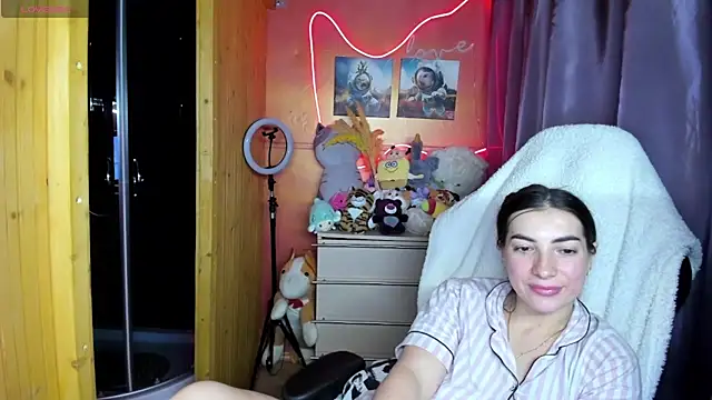 Chat +18 de Fiery_Brunette_ ao vivo