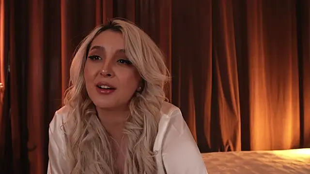 VictoriaMorrone 现场XXX聊天