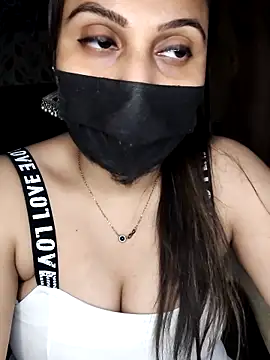 Chat +18 de Horny_Shalu ao vivo