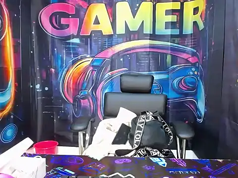 Czat XXX na żywo – EmmieRae__