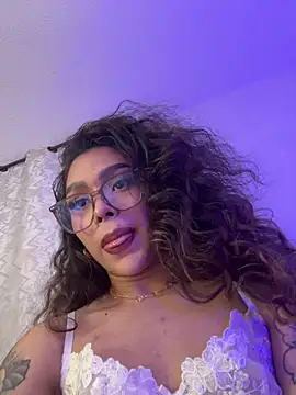 Czat XXX na żywo – Samantha_Bernardo