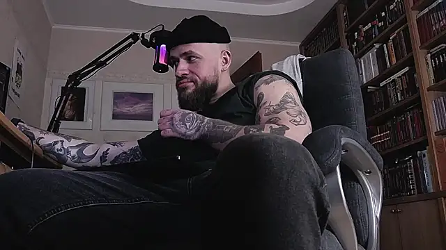 FindomJason: вебкам-шоу