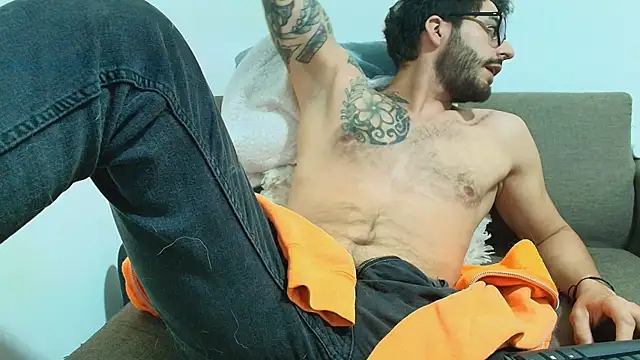 Czat XXX na żywo – thomas_gun