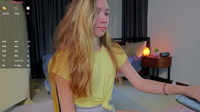 PocketElsa's Live XXX Chat