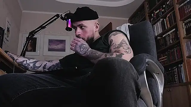 XXX chat uživo modela FindomJason