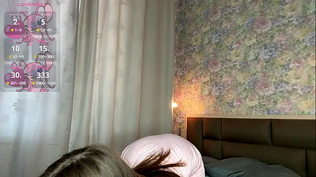 LoraDavi 现场XXX聊天