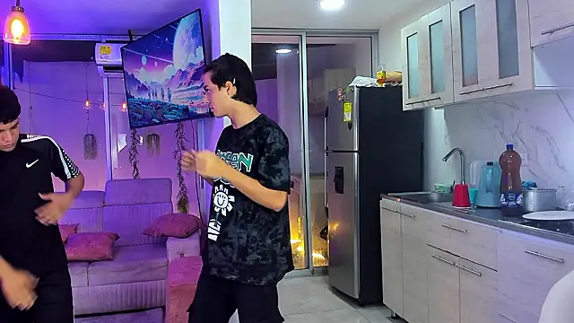 Houseofwarriosのウェブカメラショー