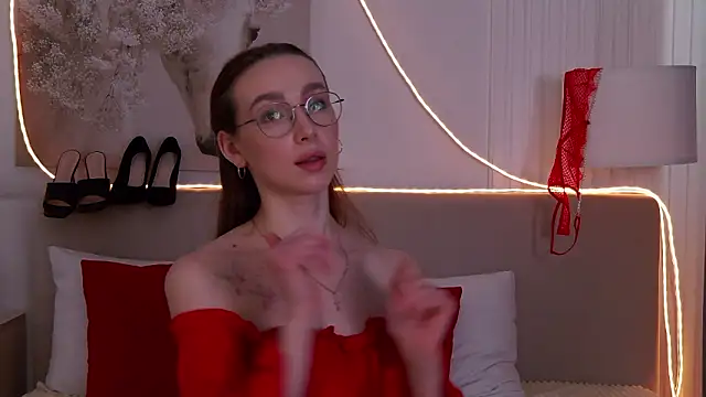 Emily_Simon Adlı Modelin Canlı XXX Sohbeti