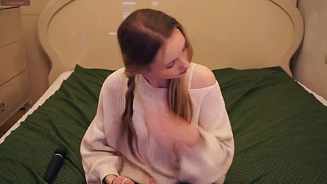 TraceeRebollar Adlı Modelin Canlı XXX Sohbeti