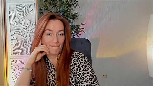 RebeccaMartinez Adlı Modelin Canlı XXX Sohbeti