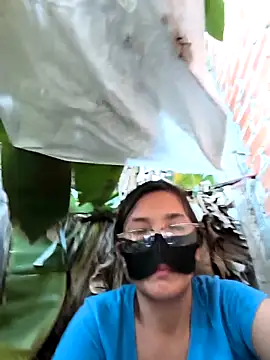 Pussy-xx 在線直播表演