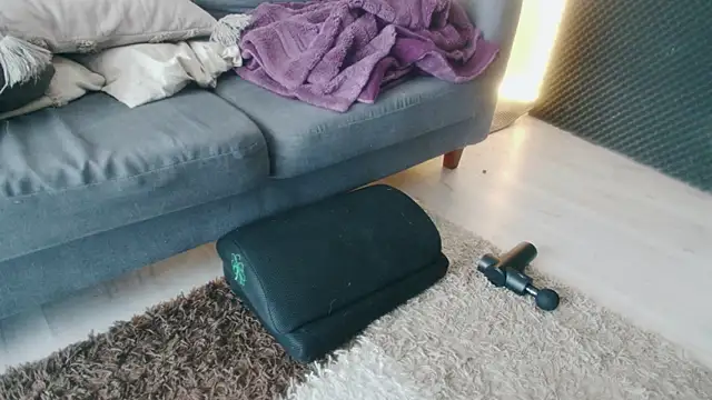 Show modela Intense_1337 na web-kameri