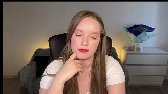 EvaMaddison élő XXX-chatje