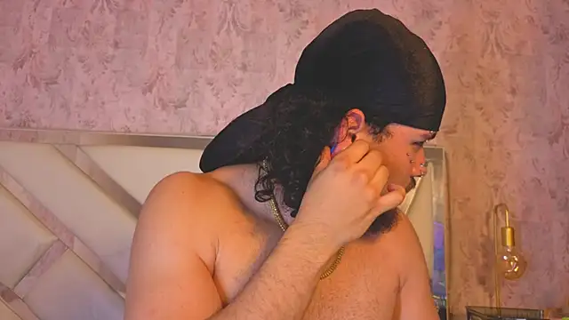 Benny_and_Mark's Live XXX Chat