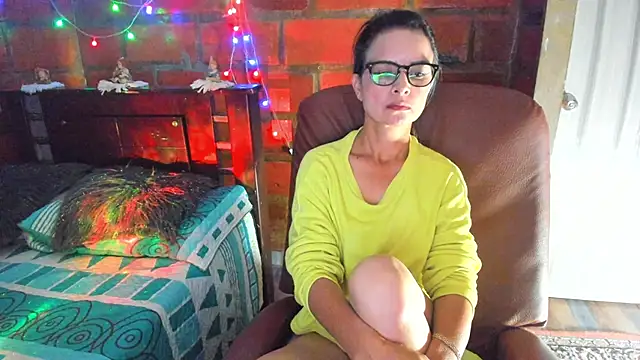 BrianaGarner élő XXX-chatje