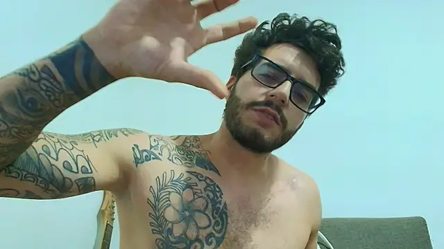 Chat XXX en directo de thomas_gun