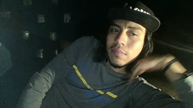 AlexAlejandro13's Live XXX Chat