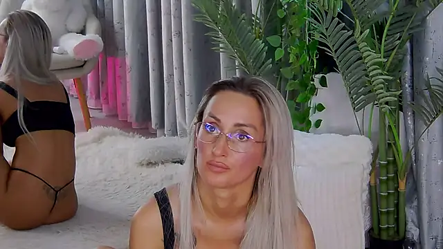 IsabelleEthan Chat XXX in diretta