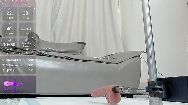 fox-yiyi's Live XXX Chat