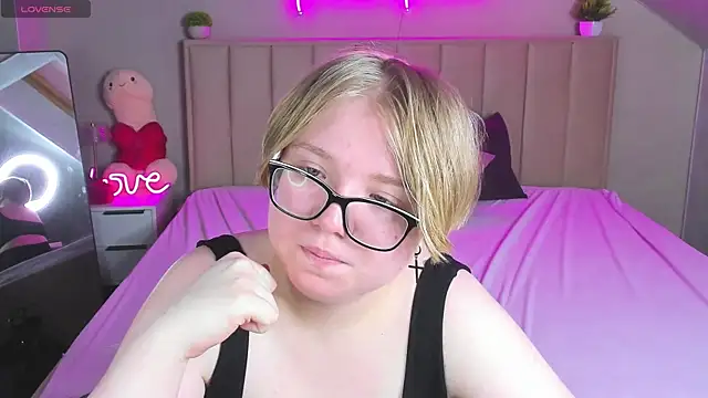 Lauraaa_Smith 现场XXX聊天