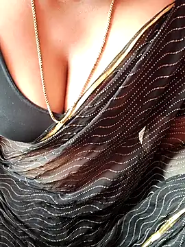 Tamil-riya Adlı Modelin Canlı XXX Sohbeti