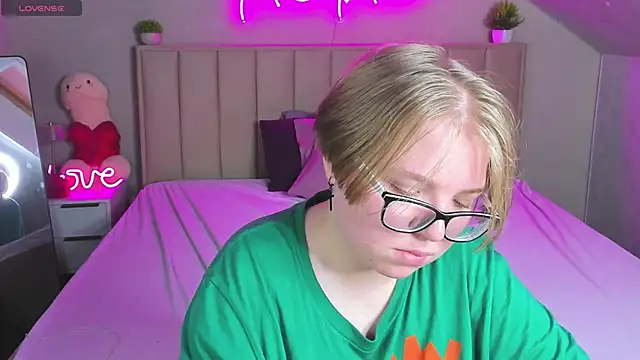 Živý XXX chat Lauraaa_Smith