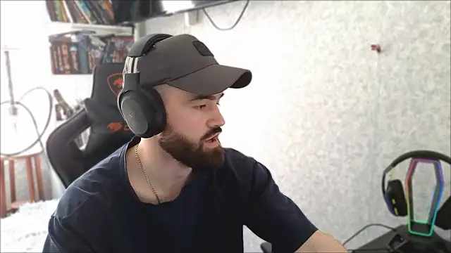 _Mostly_ élő XXX-chatje