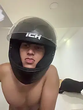 Leo_Savage_ 网络视讯表演